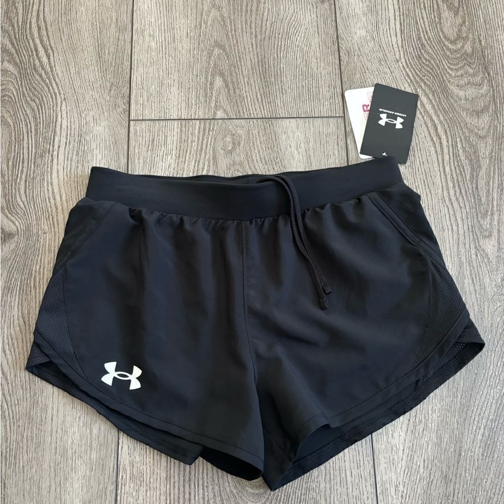 Under armour girls M shorts, sporty, comfortable and lightweight